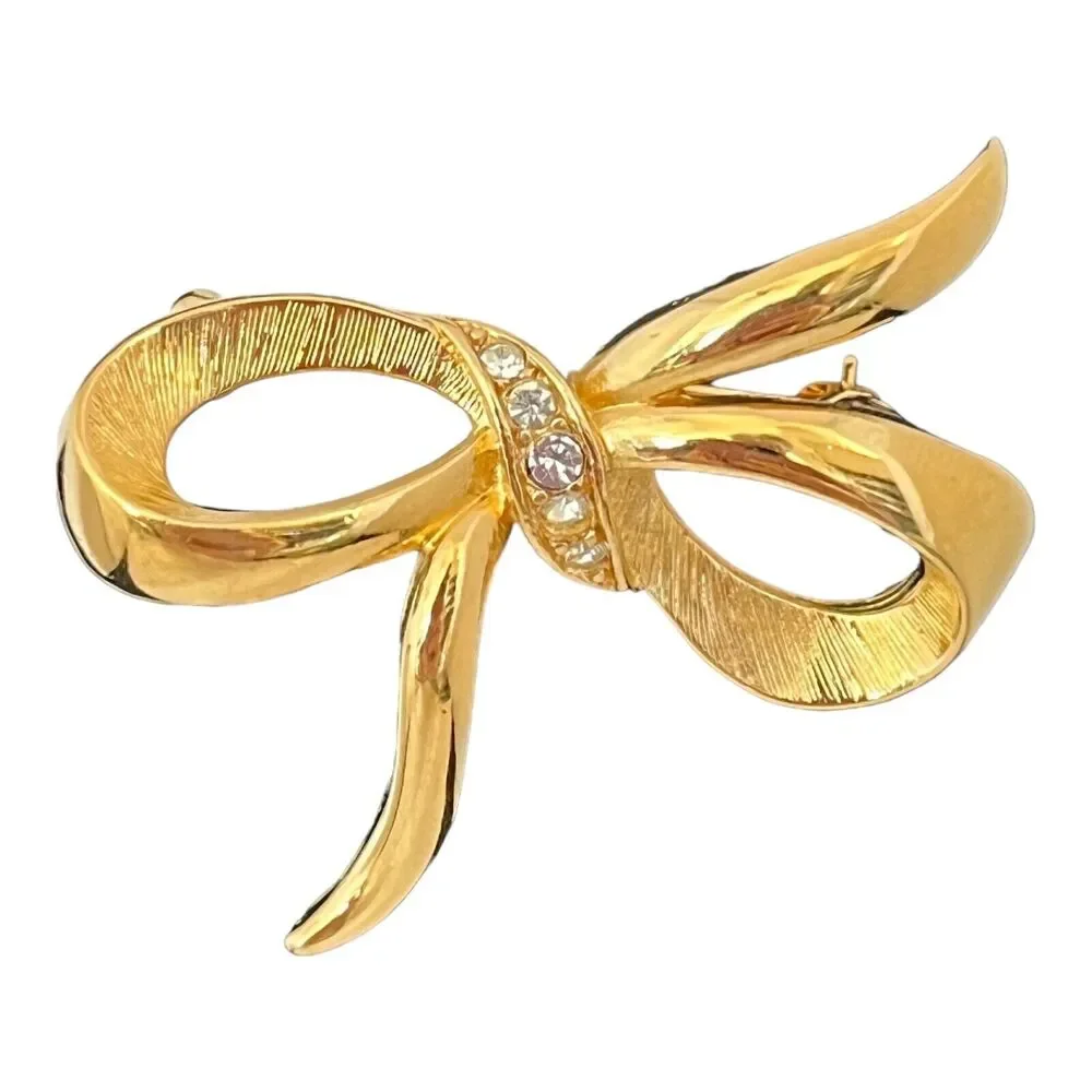 Vintage 1970s Trifari Bow Brooch Gold Tone Rhinestone - 1E